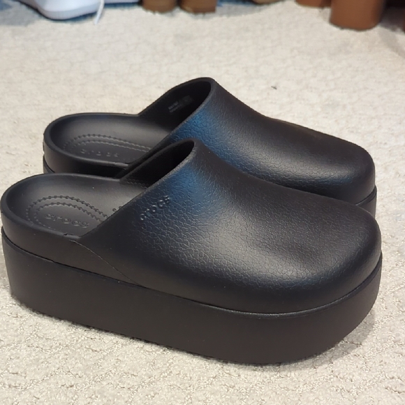 CROCS Black Platform Clogs - Picture 1 of 5